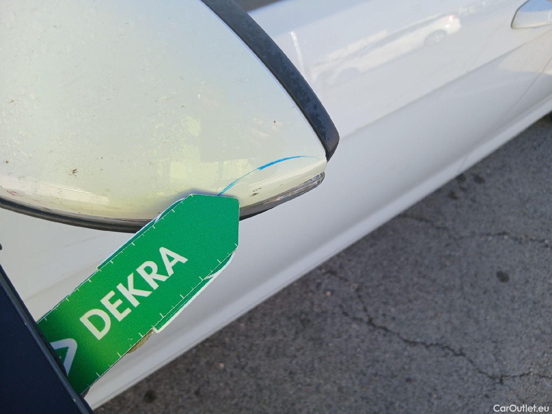 Volkswagen  Golf  VOLKSWAGEN / 2016 / 5P / berlina con portón Ready2Go 1.0 TSI 85kW (115CV) #17