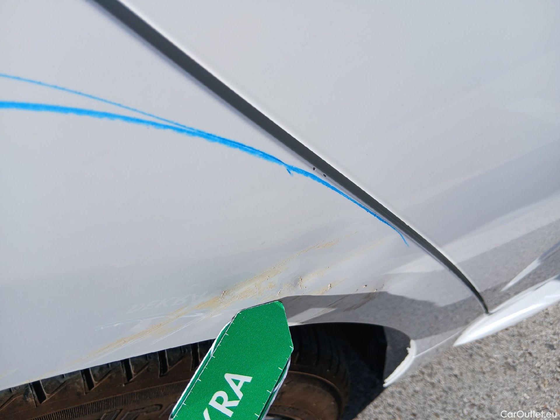 Toyota  Corolla TOYOTA  / 2020 / 5P / berlina con portón 1.8 125H STYLE E-CVT #37