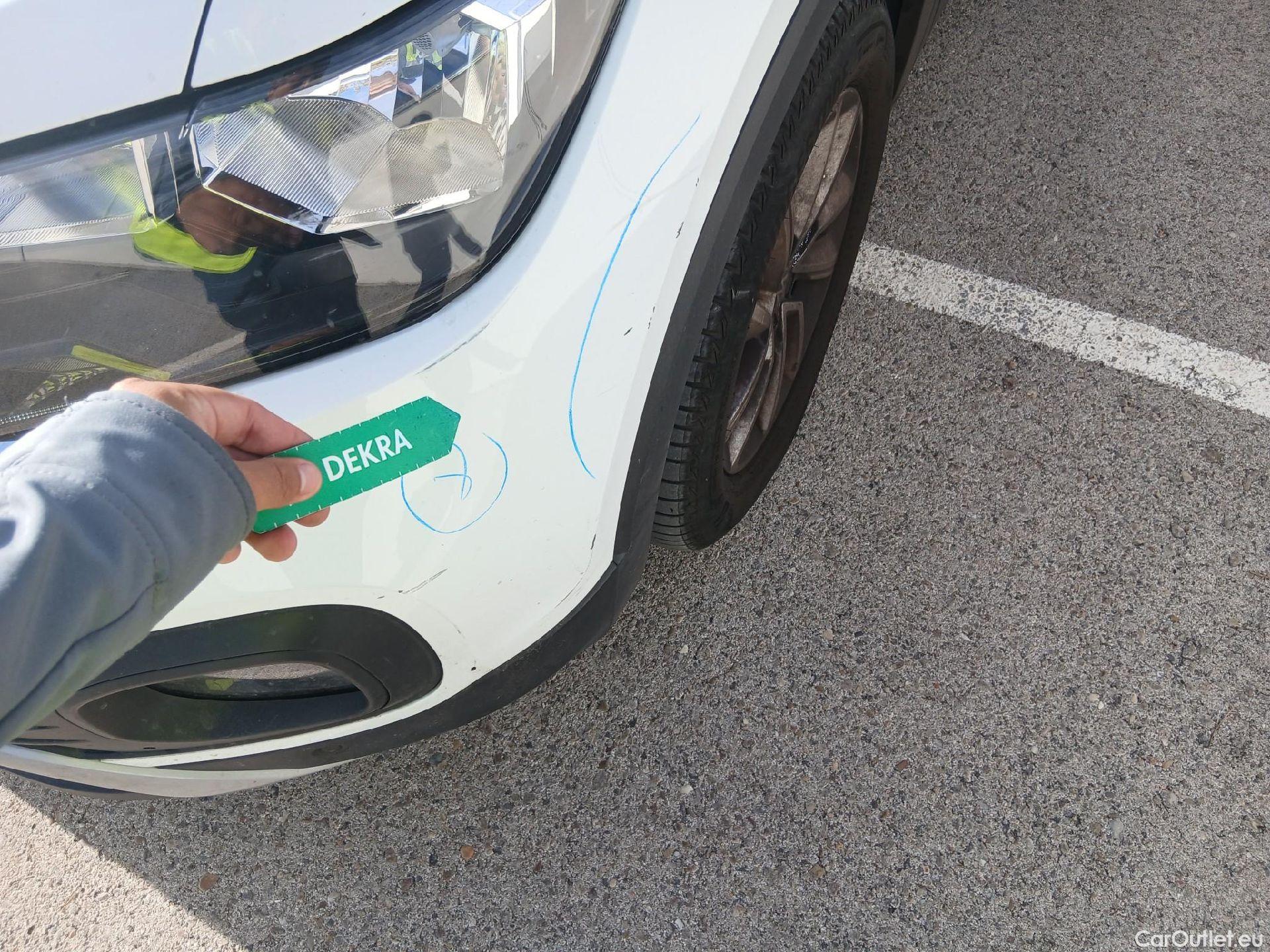  Volkswagen  T-CROSS VOLKSWAGEN  / 2018 / 5P / todoterreno Advance 1.0 TSI 81kW (110CV) DSG (AC3) #3