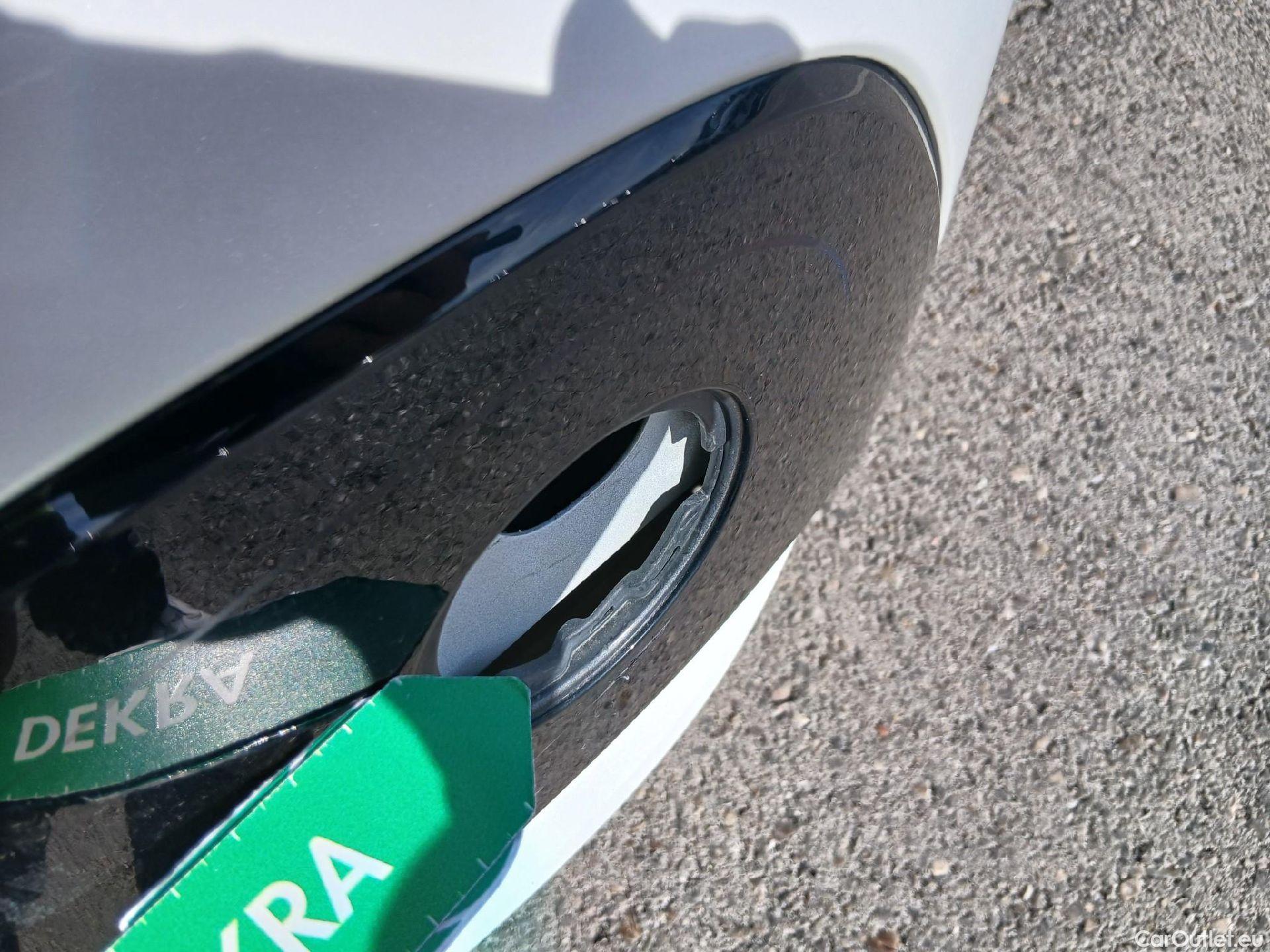 Toyota  Corolla TOYOTA  / 2020 / 5P / berlina con portón 1.8 125H STYLE E-CVT #31