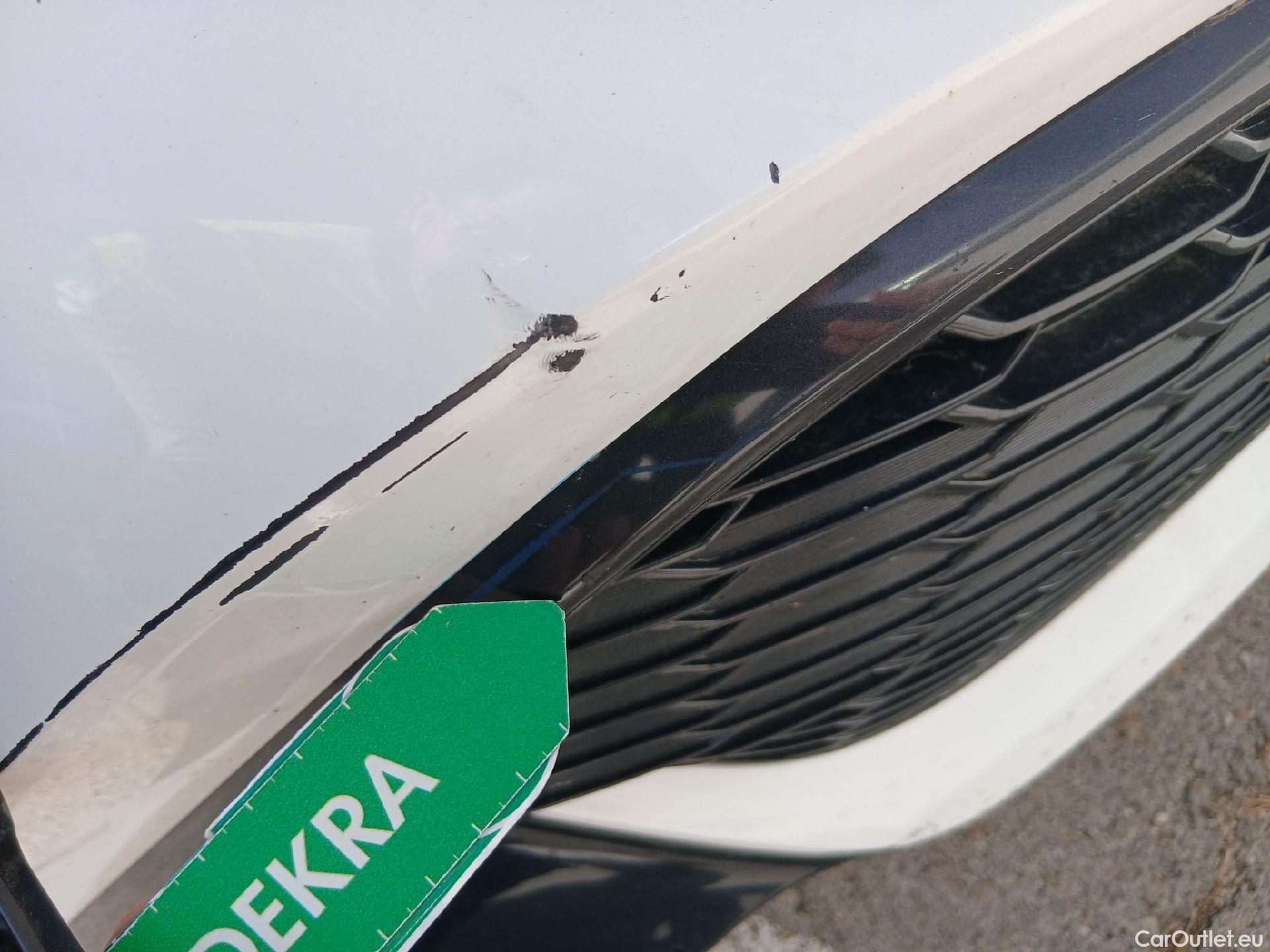 Toyota  Corolla TOYOTA  / 2020 / 5P / berlina con portón 1.8 125H STYLE E-CVT #19