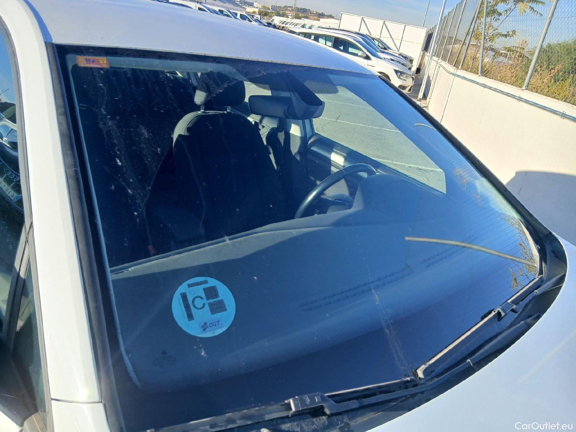 Volkswagen  Golf  VOLKSWAGEN / 2016 / 5P / berlina con portón Ready2Go 1.0 TSI 85kW (115CV) #12