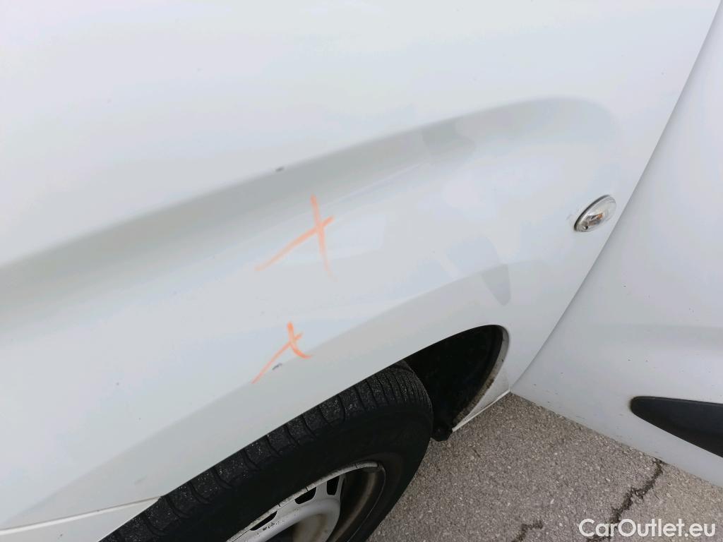 Peugeot  Partner PEUGEOT  / 2018 / 3P / furgón derivado de turismo Pro Standard 600kg PureTech 81kW #35