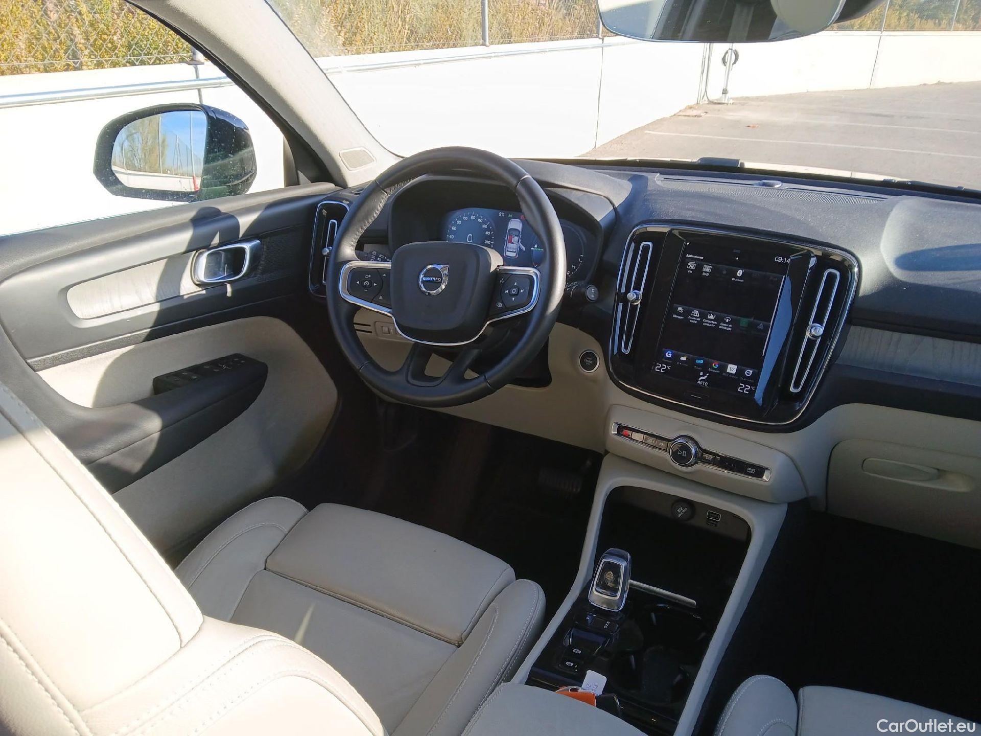 Volvo  XC 40 VOLVO XC40 / 2017 / 5P / todoterreno 1.5 T4 Twin Recharge Inscription Auto #3