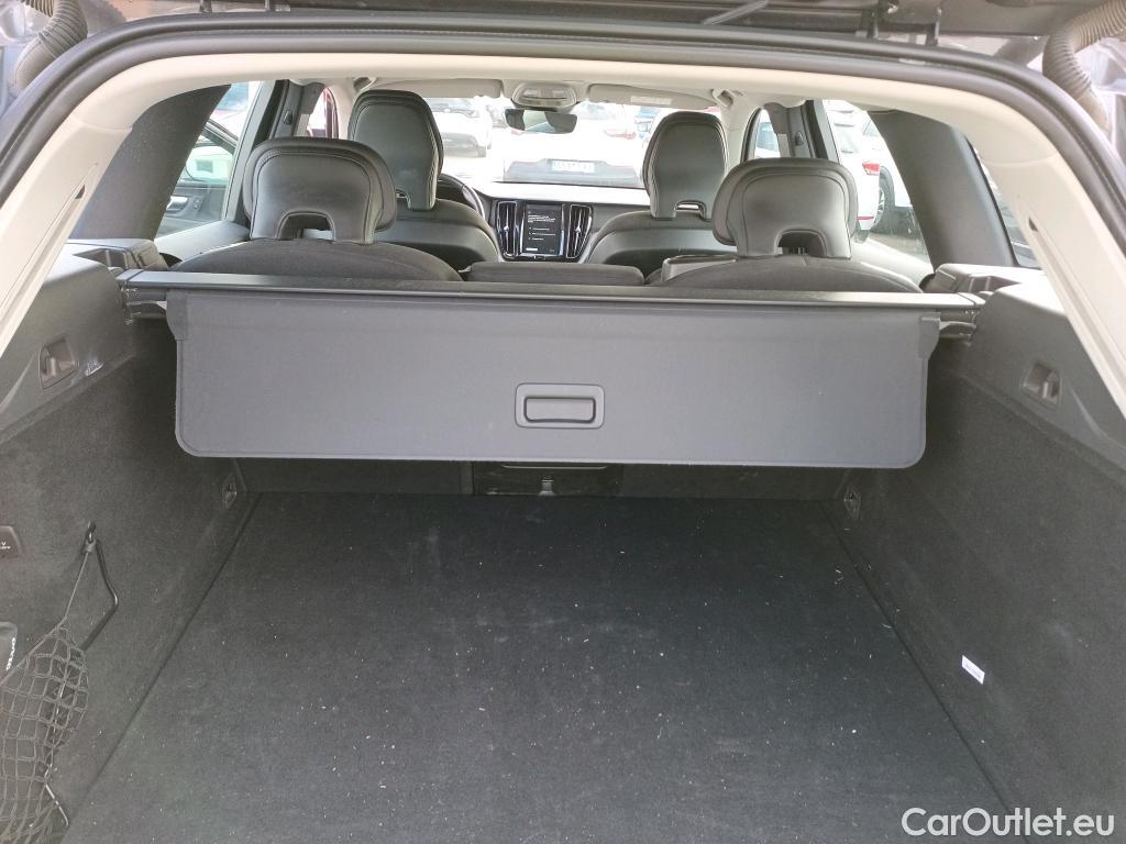 Volvo  XC60 VOLVO  / 2017 / 5P / todoterreno 2.0 B4 D Momentum Pro Auto #8