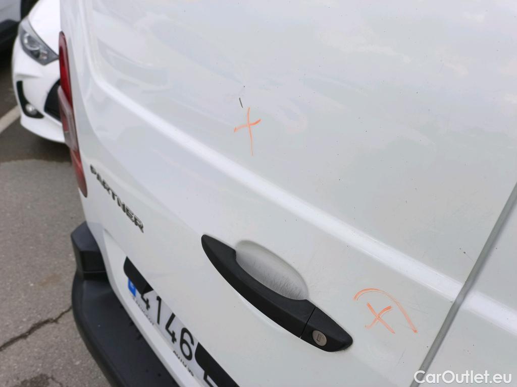 Peugeot  Partner PEUGEOT  / 2018 / 3P / furgón derivado de turismo Pro Standard 600kg PureTech 81kW #8