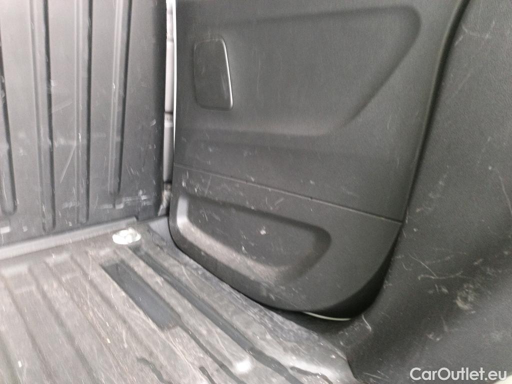 Peugeot  Partner PEUGEOT  / 2018 / 3P / furgón derivado de turismo Pro Standard 600kg PureTech 81kW #26