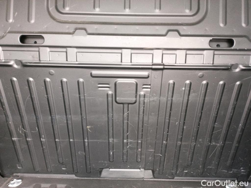 Peugeot  Partner PEUGEOT  / 2018 / 3P / furgón derivado de turismo Pro Standard 600kg PureTech 81kW #10