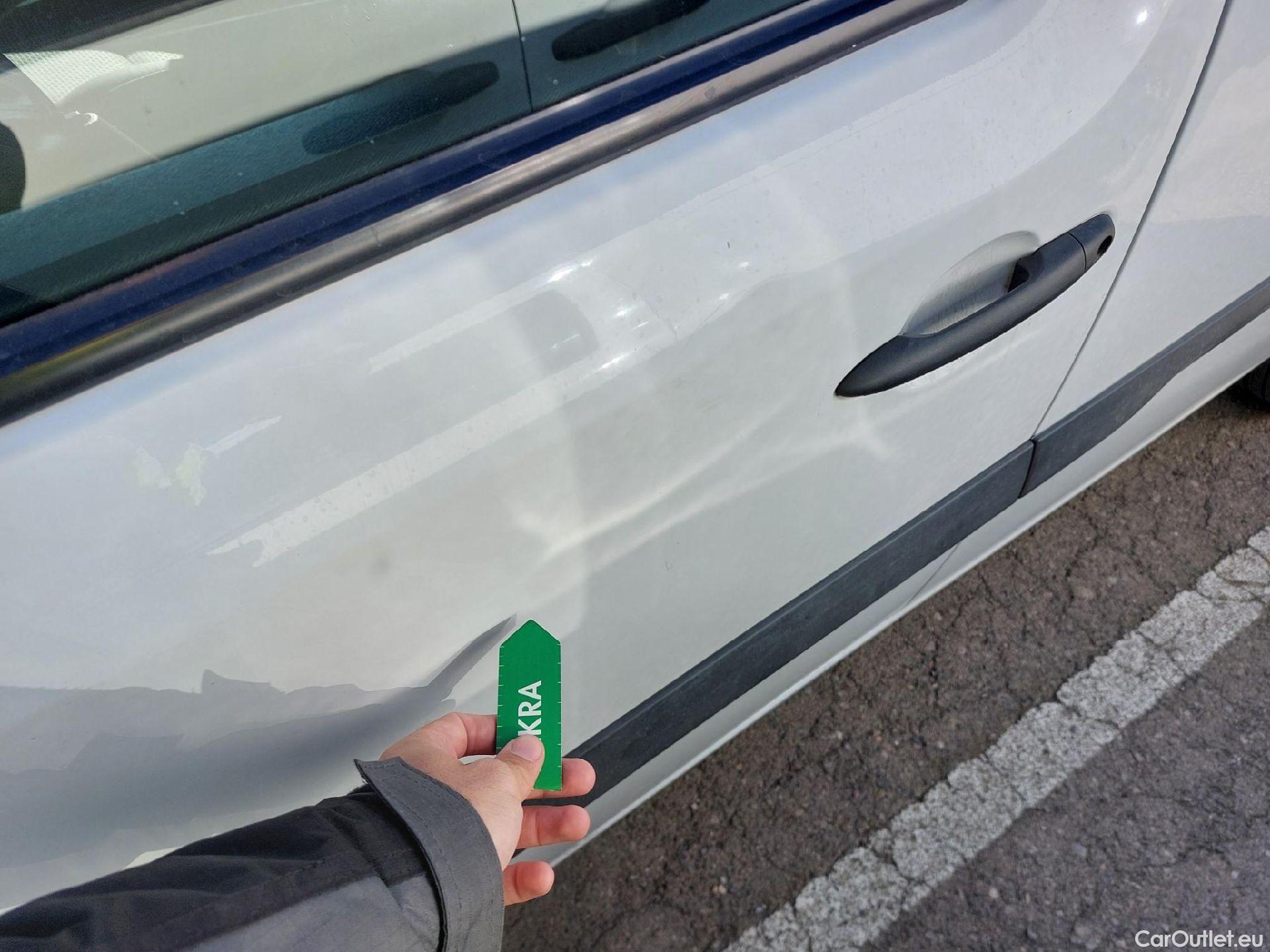 Mercedes  Citan MERCEDES-BENZ  / 2012 / 4P / furgón derivado de turismo 109 CDI Furgón Largo #4