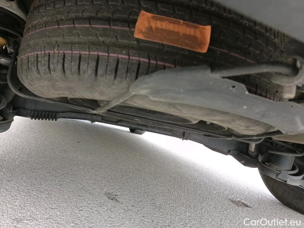 Peugeot  Partner PEUGEOT  / 2018 / 3P / furgón derivado de turismo Pro Standard 600kg PureTech 81kW #10