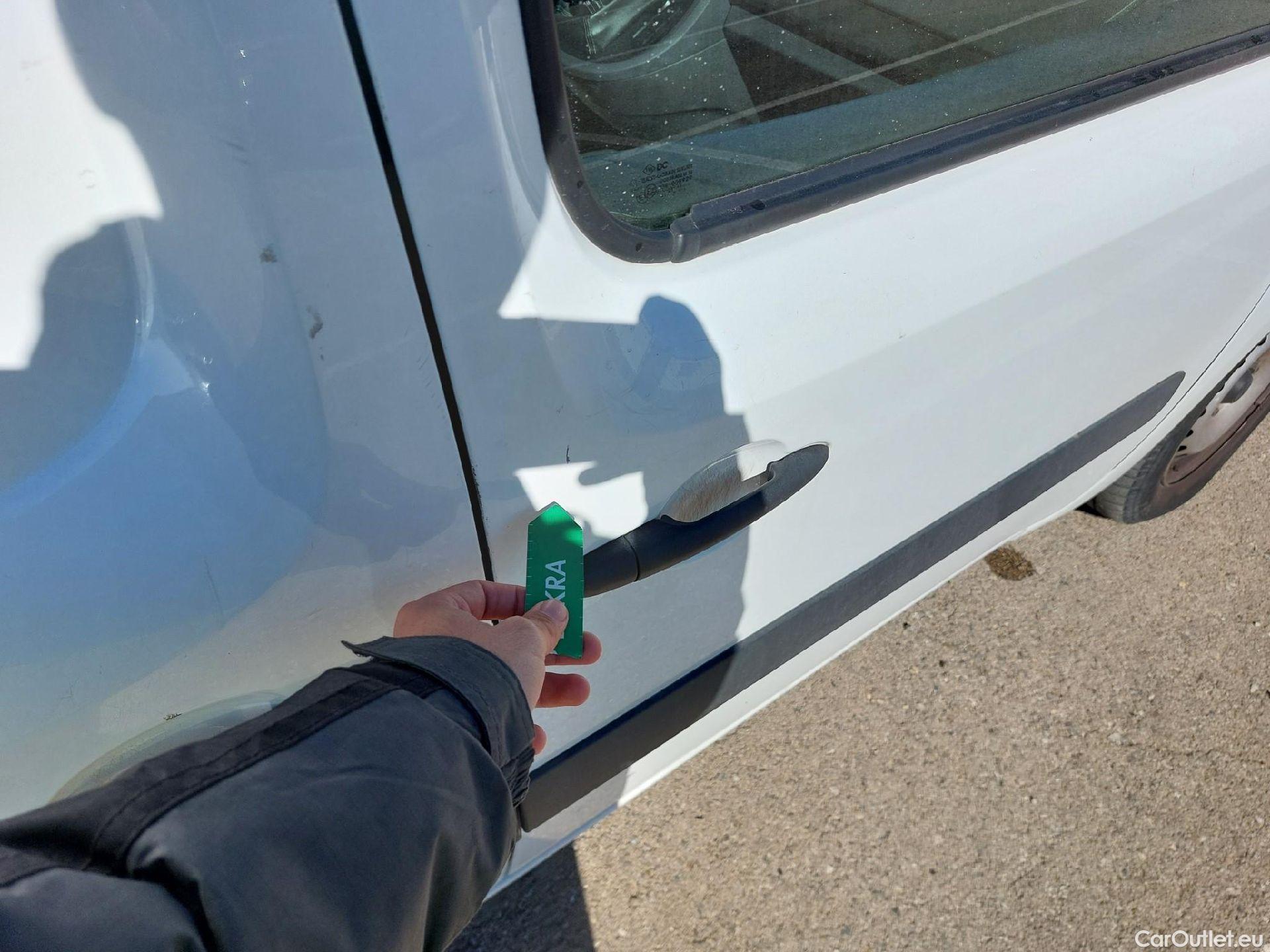 Mercedes  Citan MERCEDES-BENZ  / 2012 / 4P / furgón derivado de turismo 109 CDI Furgón Largo #14