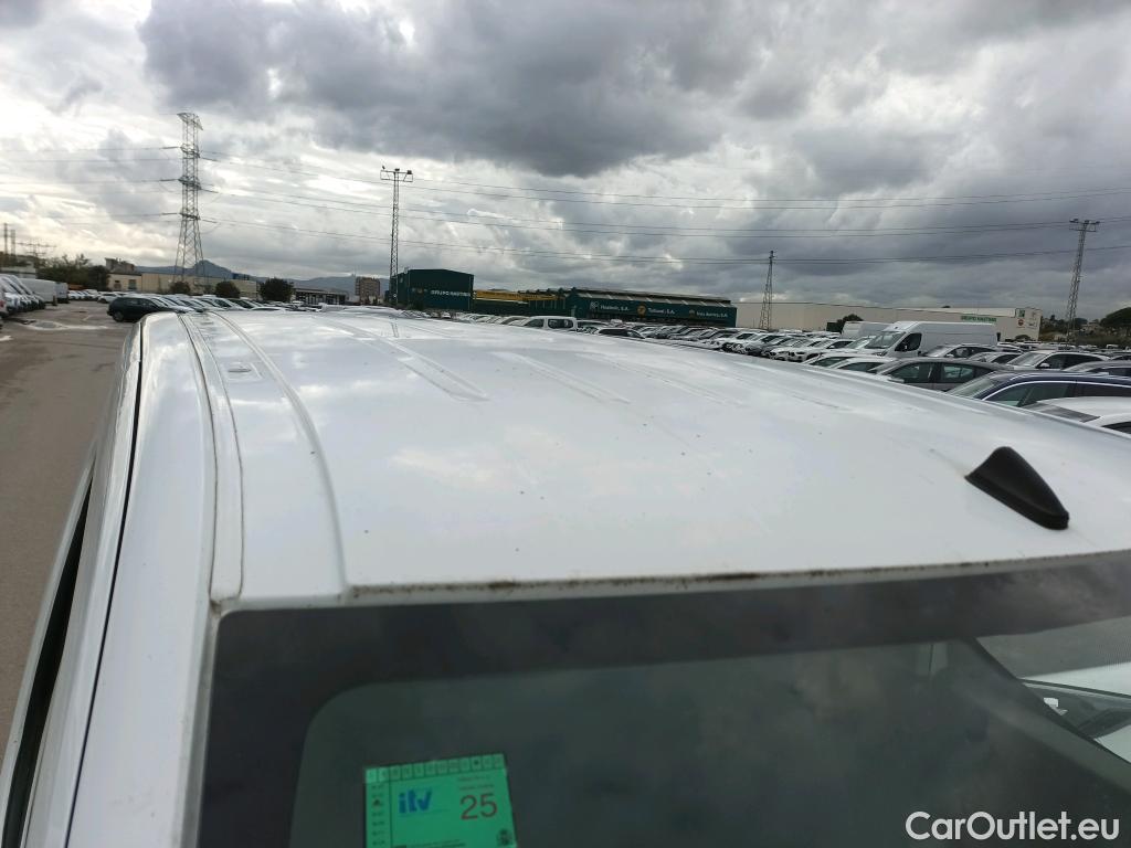 Peugeot  Partner PEUGEOT  / 2018 / 3P / furgón derivado de turismo Pro Standard 600kg PureTech 81kW #14