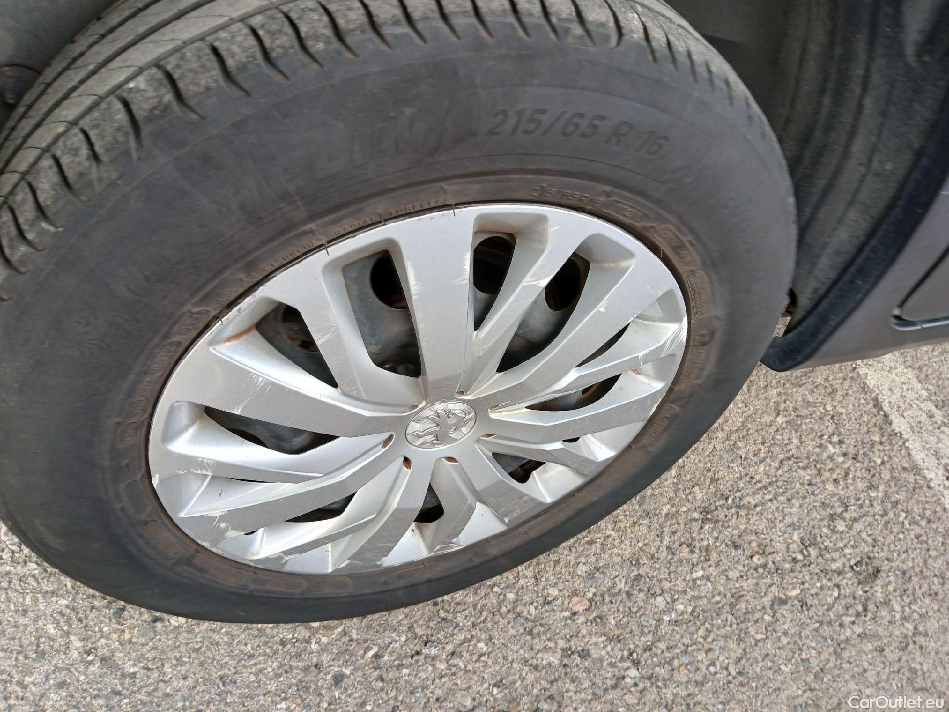  Peugeot  RIFTER PEUGEOT  / 2018 / 4P / combi Access Standard BlueHDi 73kW (AC) #83