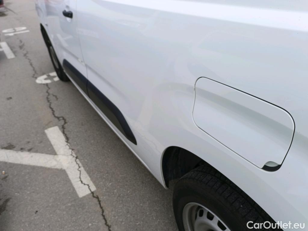 Peugeot  Partner PEUGEOT  / 2018 / 3P / furgón derivado de turismo Pro Standard 600kg PureTech 81kW #1