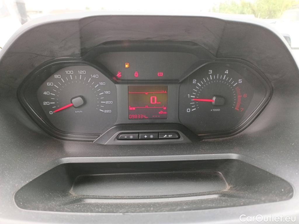 Peugeot  Partner PEUGEOT  / 2018 / 3P / furgón derivado de turismo Pro Standard 600kg PureTech 81kW #4