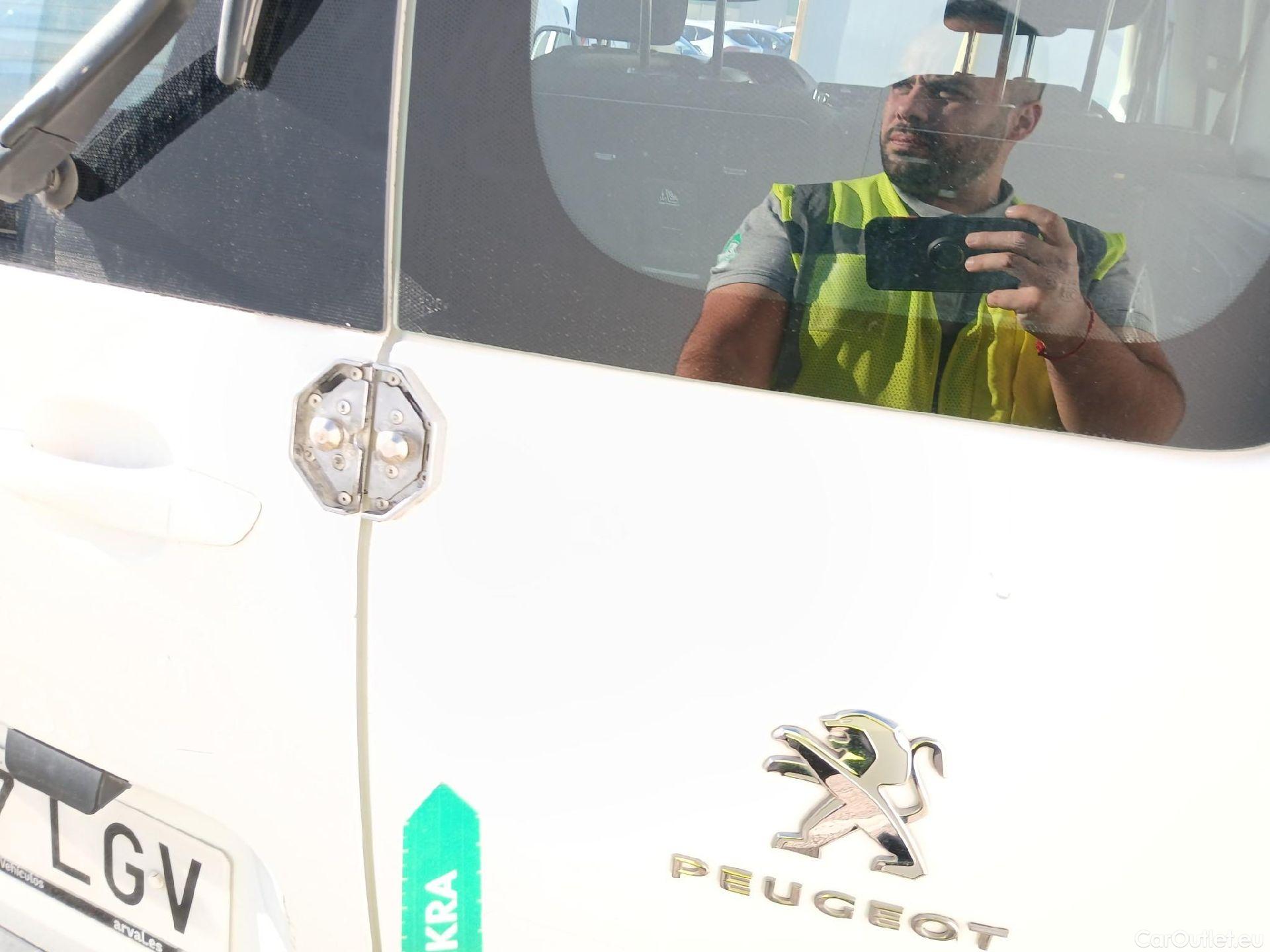  Peugeot  RIFTER PEUGEOT  / 2018 / 4P / combi Access Standard BlueHDi 73kW (AC) #73