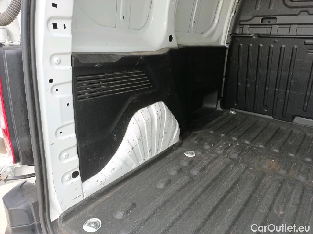 Peugeot  Partner PEUGEOT  / 2018 / 3P / furgón derivado de turismo Pro Standard 600kg PureTech 81kW #12