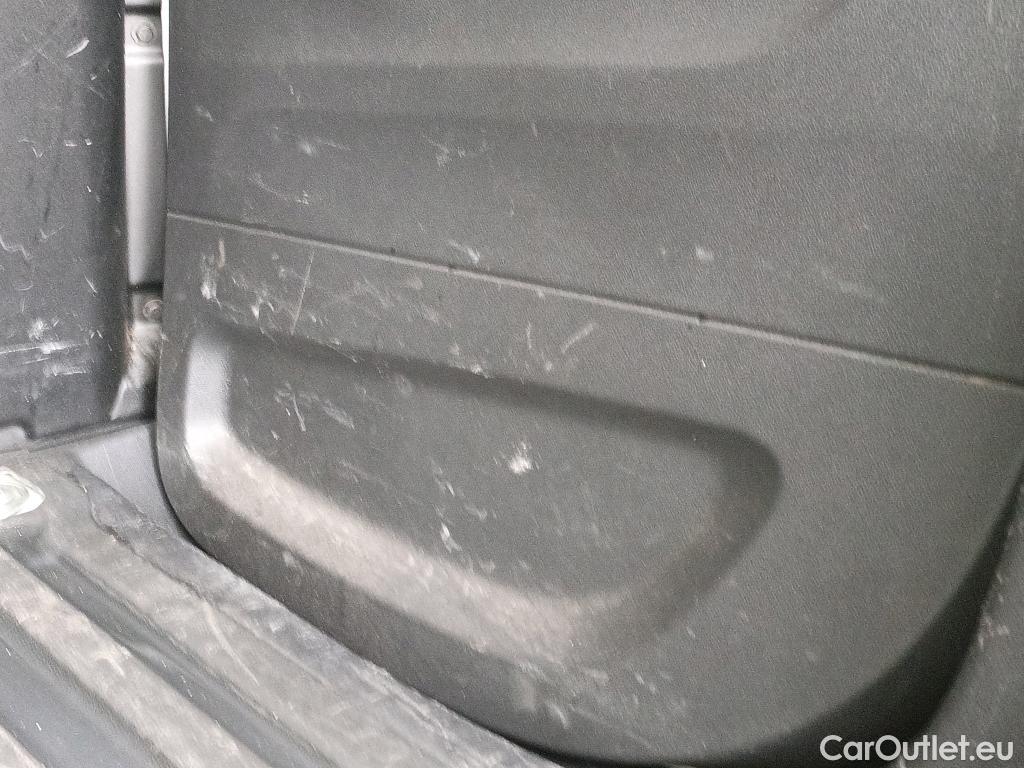 Peugeot  Partner PEUGEOT  / 2018 / 3P / furgón derivado de turismo Pro Standard 600kg PureTech 81kW #27