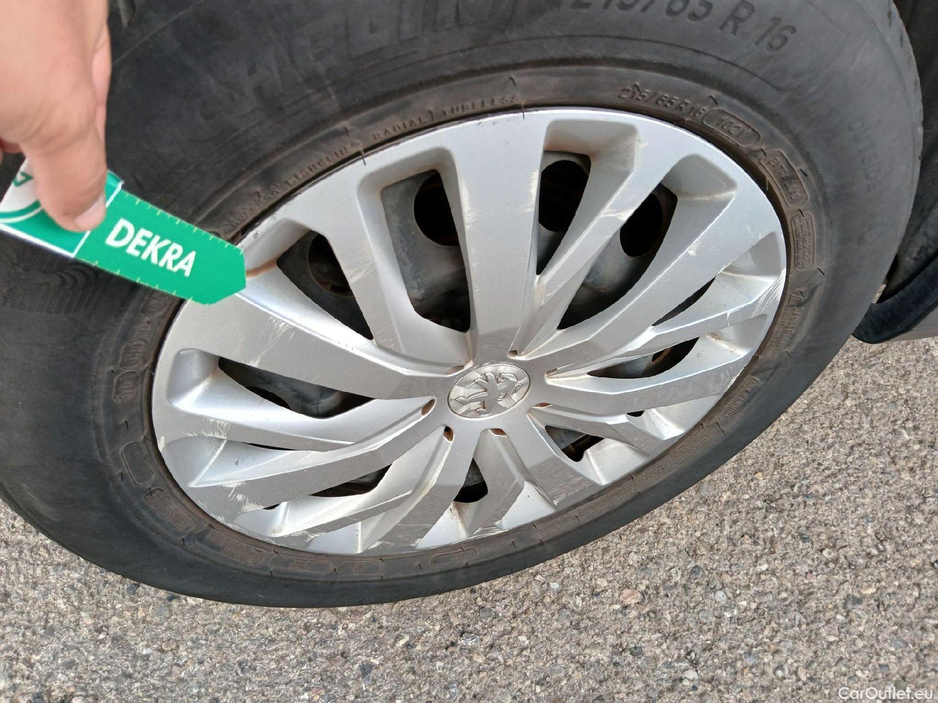  Peugeot  RIFTER PEUGEOT  / 2018 / 4P / combi Access Standard BlueHDi 73kW (AC) #81