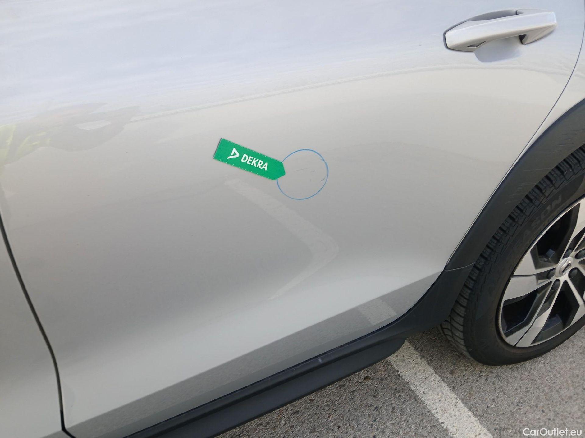 Volvo  V60 VOLVO  Cross Country / 2018 / 5P / familiar 2.0 B4 (D) AWD Cross Country Core Auto #13