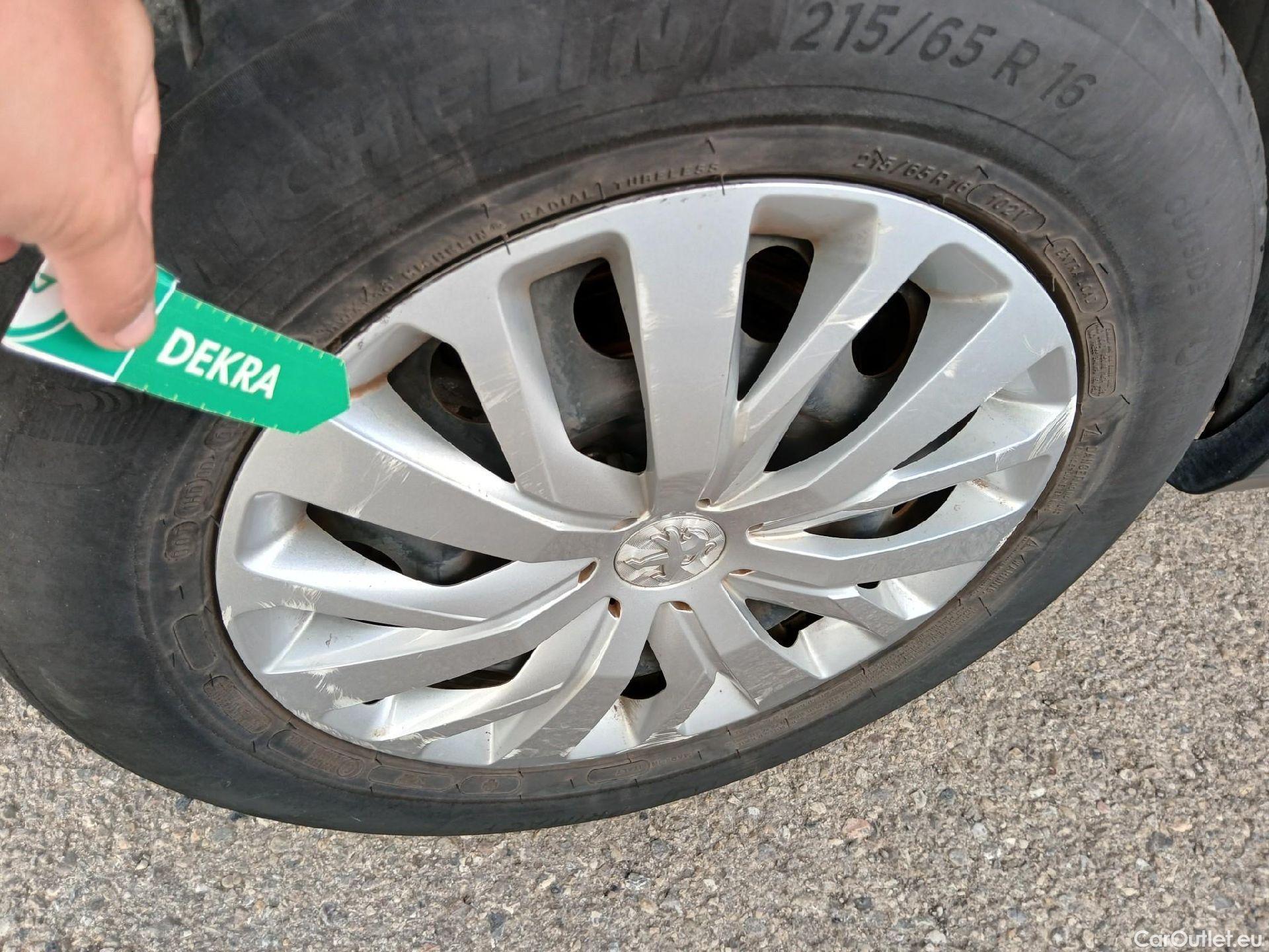  Peugeot  RIFTER PEUGEOT  / 2018 / 4P / combi Access Standard BlueHDi 73kW (AC) #82