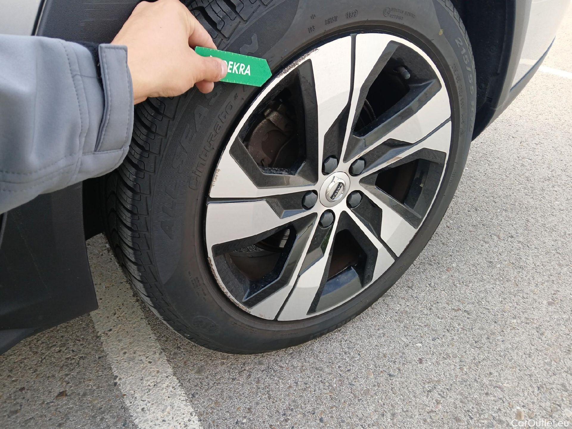 Volvo  V60 VOLVO  Cross Country / 2018 / 5P / familiar 2.0 B4 (D) AWD Cross Country Core Auto #17