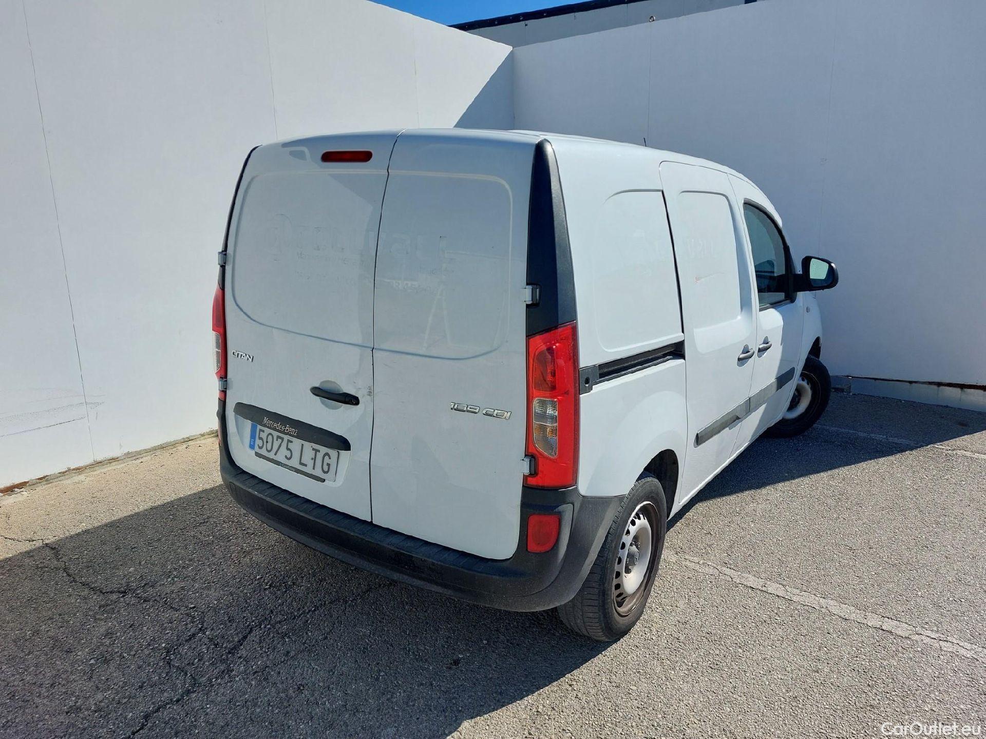 Mercedes  Citan MERCEDES-BENZ  / 2012 / 4P / furgón derivado de turismo 109 CDI Furgón Largo #2