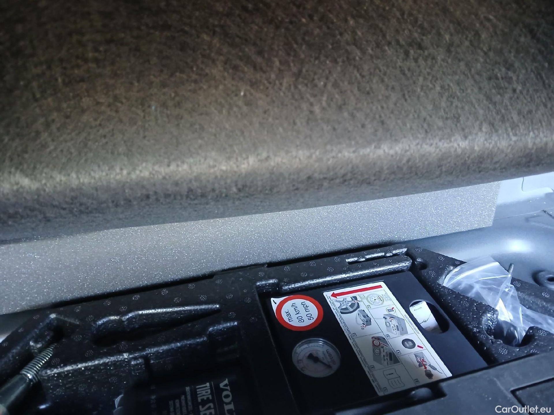 Volvo  XC 40 VOLVO XC40 / 2017 / 5P / todoterreno 1.5 T4 Twin Recharge Inscription Auto #17