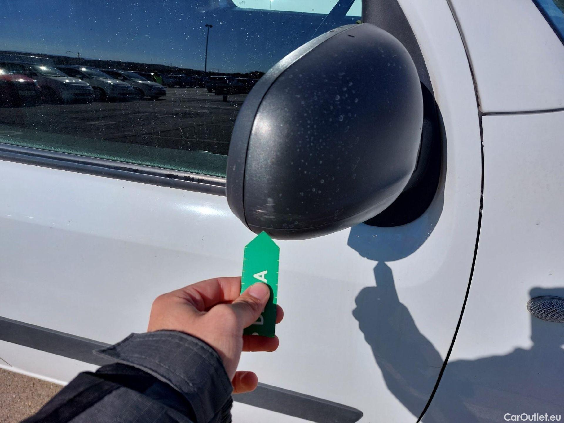 Mercedes  Citan MERCEDES-BENZ  / 2012 / 4P / furgón derivado de turismo 109 CDI Furgón Largo #16