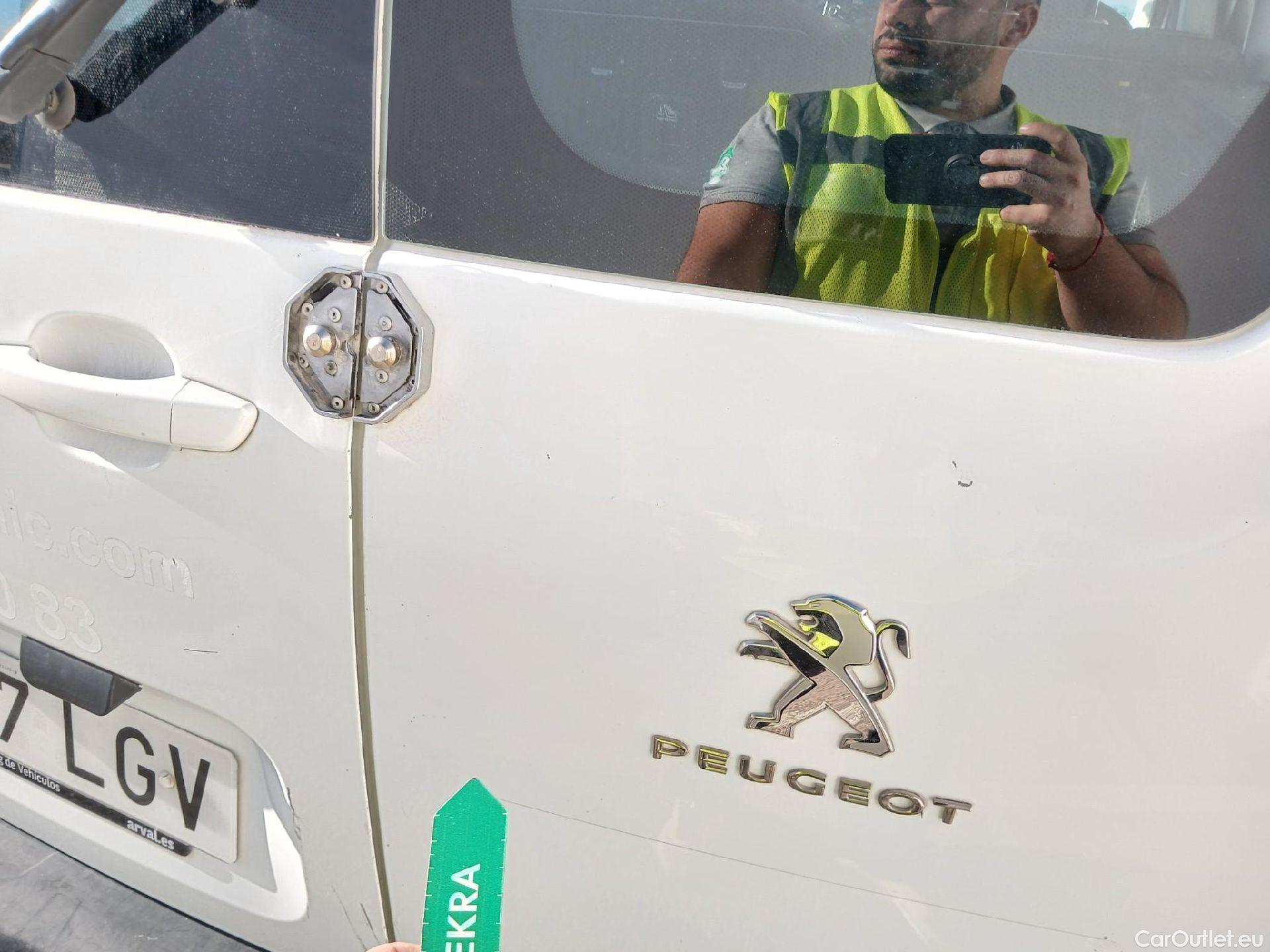  Peugeot  RIFTER PEUGEOT  / 2018 / 4P / combi Access Standard BlueHDi 73kW (AC) #71