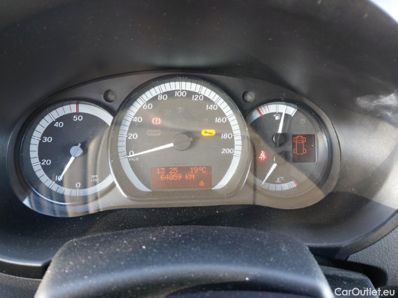 Mercedes  Citan MERCEDES-BENZ  / 2012 / 4P / furgón derivado de turismo 109 CDI Furgón Largo #4