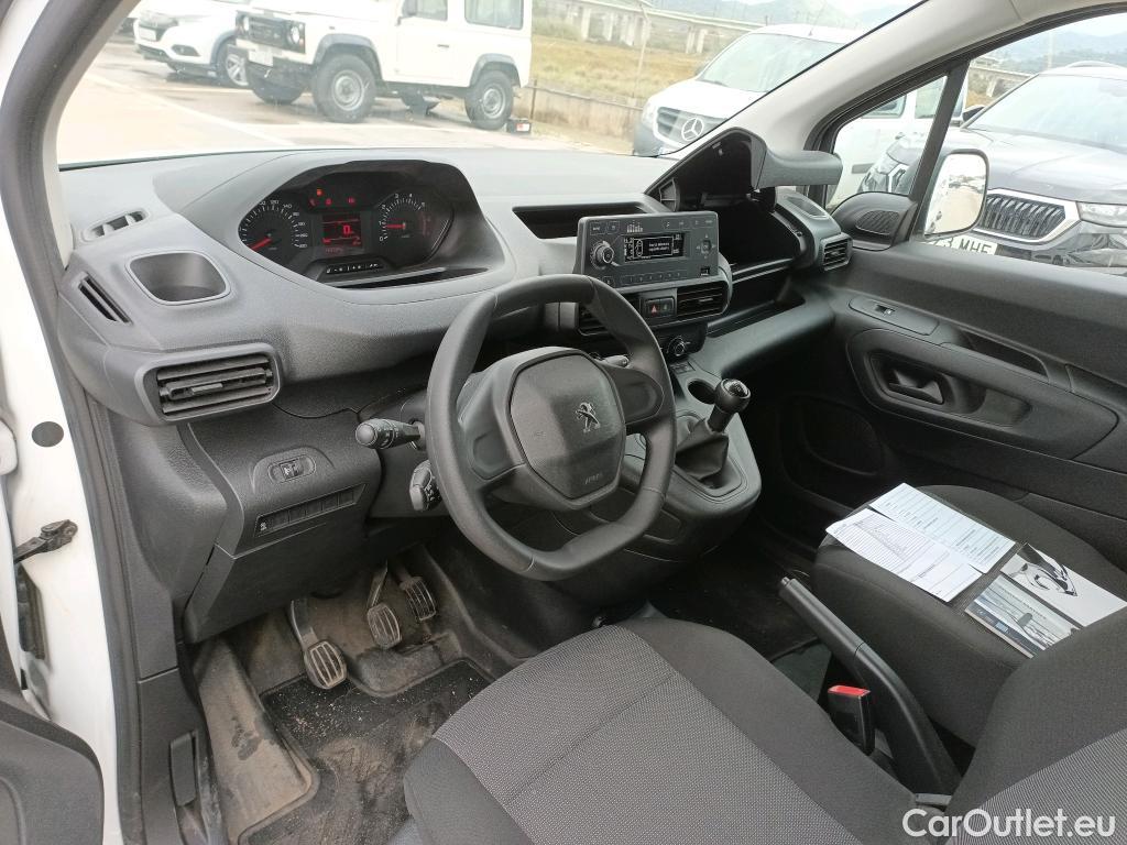 Peugeot  Partner PEUGEOT  / 2018 / 3P / furgón derivado de turismo Pro Standard 600kg PureTech 81kW #3