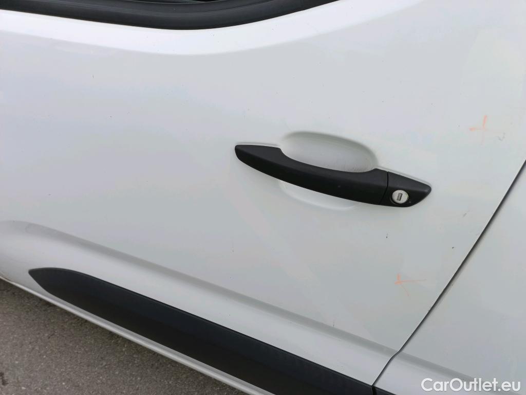 Peugeot  Partner PEUGEOT  / 2018 / 3P / furgón derivado de turismo Pro Standard 600kg PureTech 81kW #31