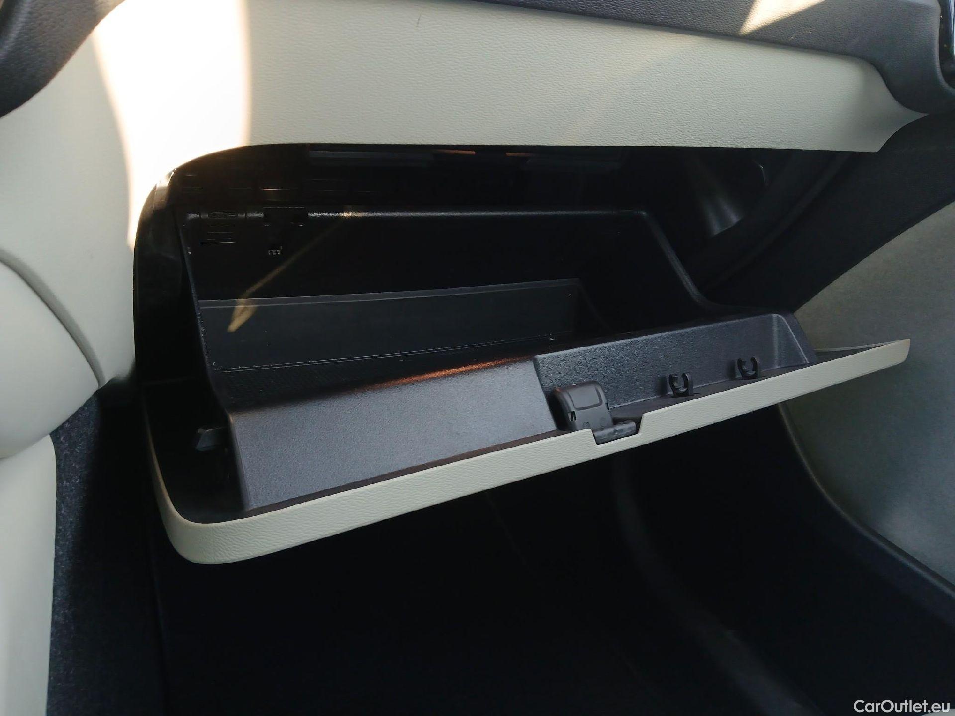 Volvo  XC 40 VOLVO XC40 / 2017 / 5P / todoterreno 1.5 T4 Twin Recharge Inscription Auto #1