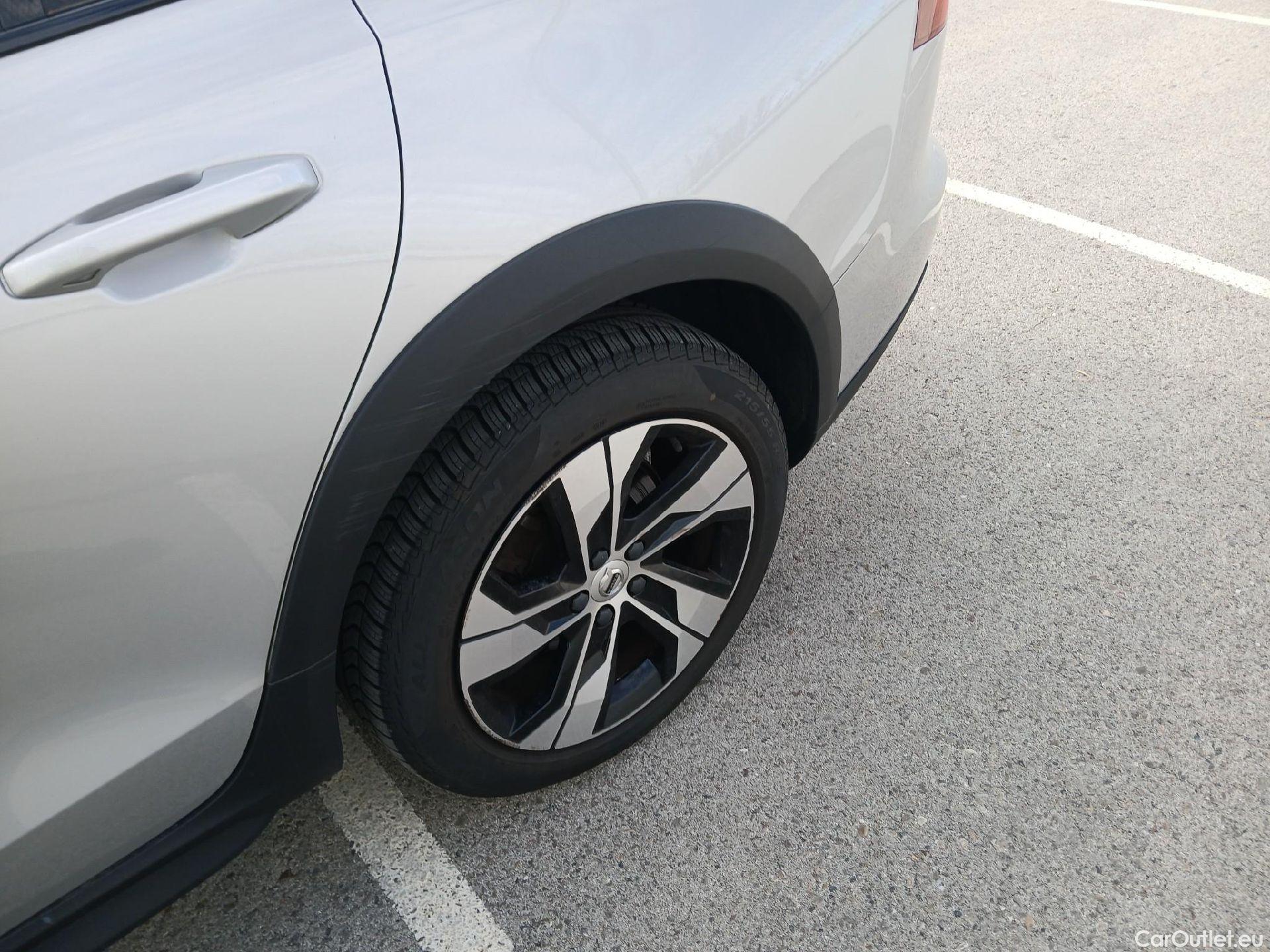 Volvo  V60 VOLVO  Cross Country / 2018 / 5P / familiar 2.0 B4 (D) AWD Cross Country Core Auto #16