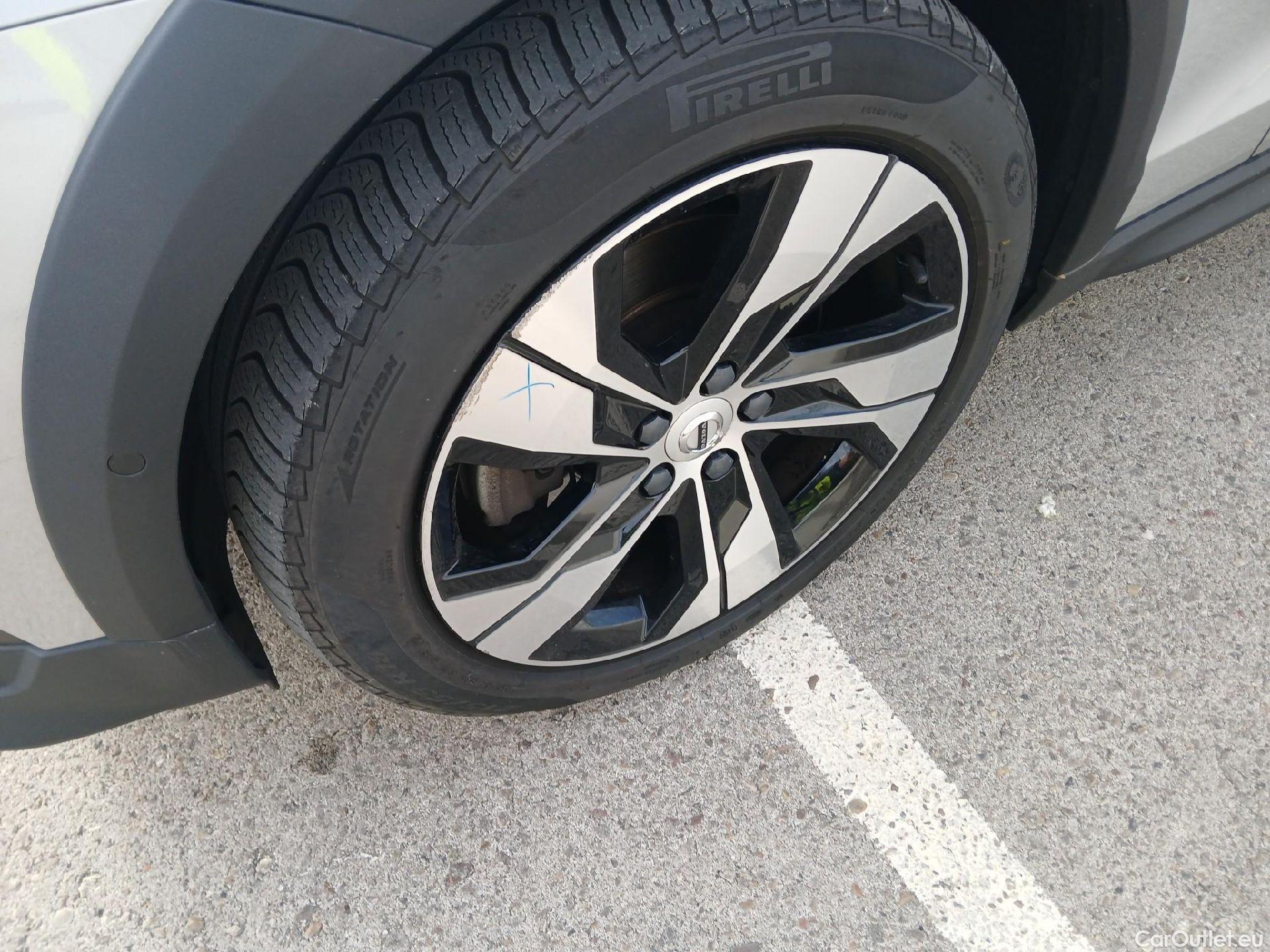 Volvo  V60 VOLVO  Cross Country / 2018 / 5P / familiar 2.0 B4 (D) AWD Cross Country Core Auto #7