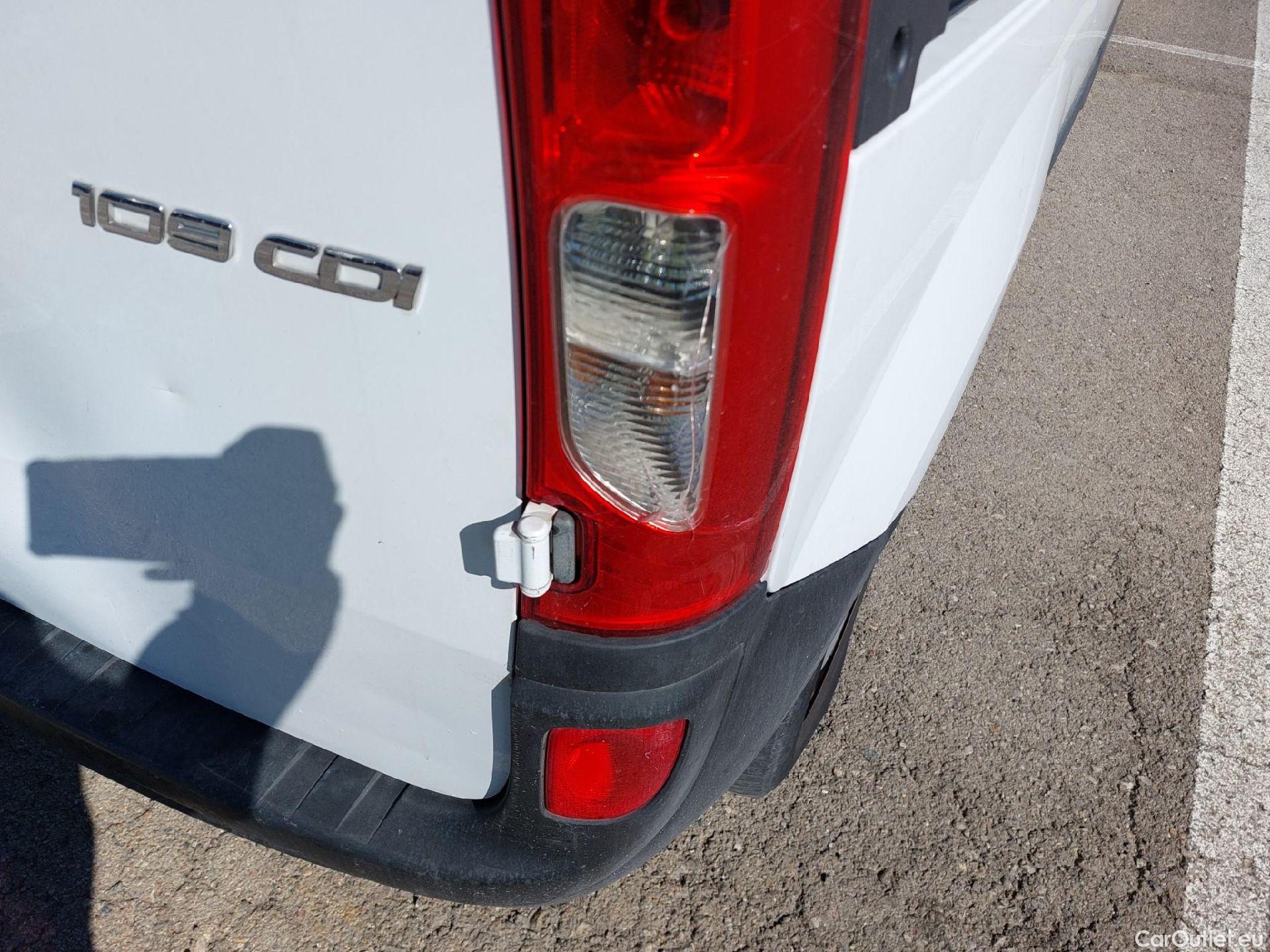 Mercedes  Citan MERCEDES-BENZ  / 2012 / 4P / furgón derivado de turismo 109 CDI Furgón Largo #12