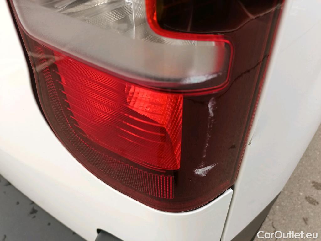 Peugeot  Partner PEUGEOT  / 2018 / 3P / furgón derivado de turismo Pro Standard 600kg PureTech 81kW #33