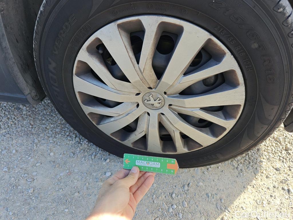  Peugeot  RIFTER PEUGEOT  / 2018 / 4P / combi Active Standard BlueHDi 73kW (IND) #48