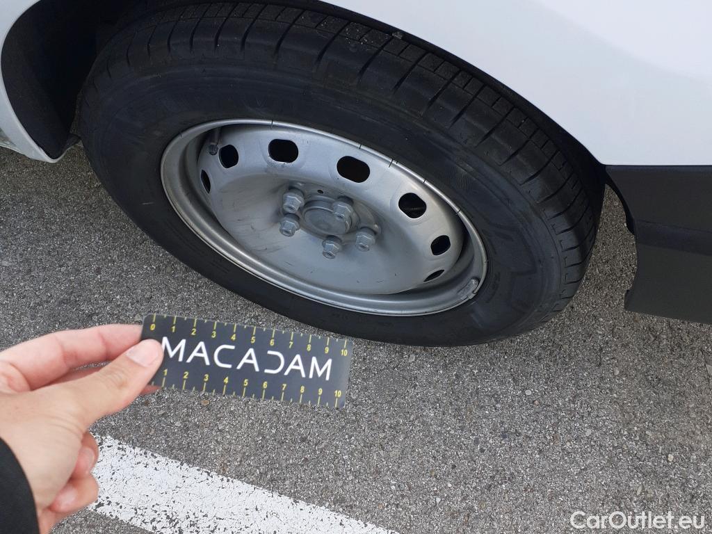 Renault  Trafic RENAULT  / 2021 / 4P / furgón Furgón L1H1 Blue dCi 96 Kw (130 CV) (AC) #13