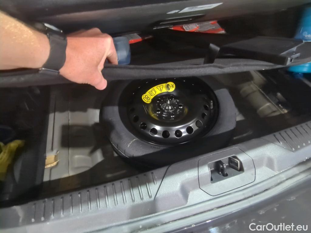 Ford  Focus  Turnier Cool&Connect 1.5 EcoBlue 88KW AT8 E6dT #6