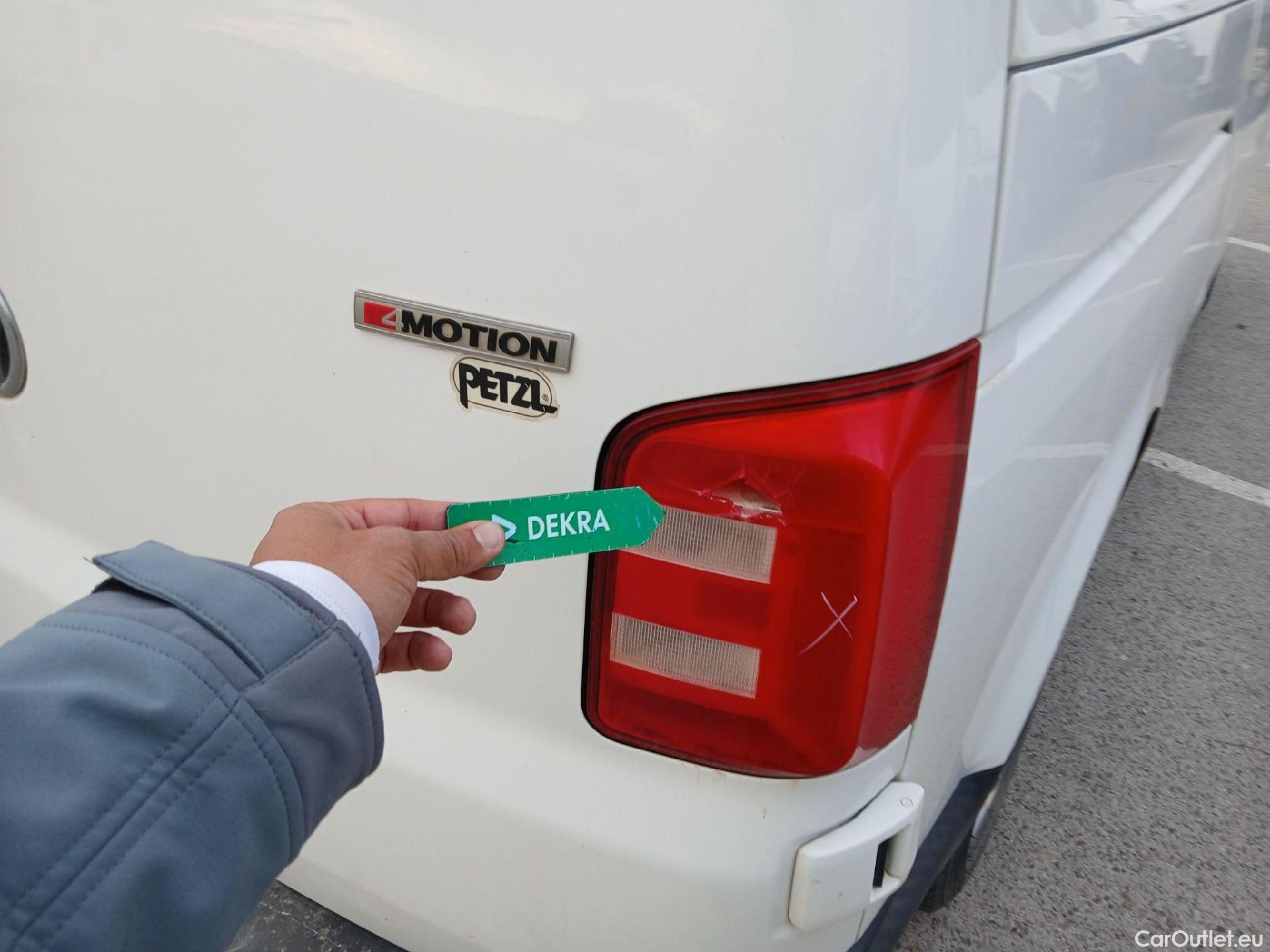  Volkswagen  Transporter VOLKSWAGEN  / 2015 / 4P / furgón Furgón Corto TN 2.0 TDI 110kW BMT 4Mot #54