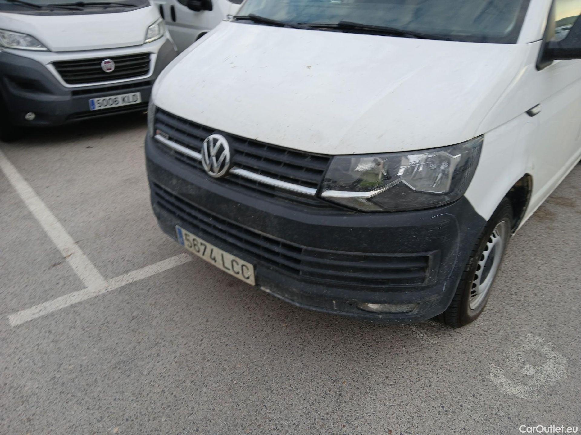  Volkswagen  Transporter VOLKSWAGEN  / 2015 / 4P / furgón Furgón Corto TN 2.0 TDI 110kW BMT 4Mot #30