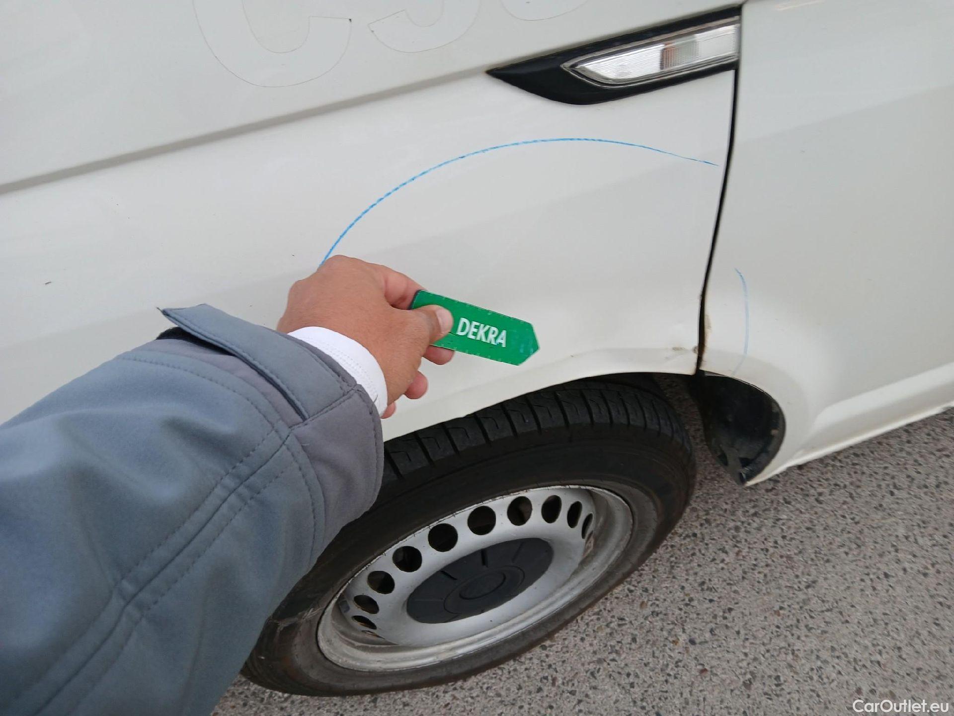  Volkswagen  Transporter VOLKSWAGEN  / 2015 / 4P / furgón Furgón Corto TN 2.0 TDI 110kW BMT 4Mot #34