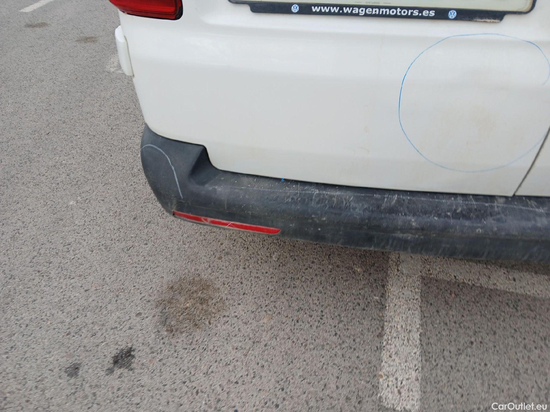  Volkswagen  Transporter VOLKSWAGEN  / 2015 / 4P / furgón Furgón Corto TN 2.0 TDI 110kW BMT 4Mot #52