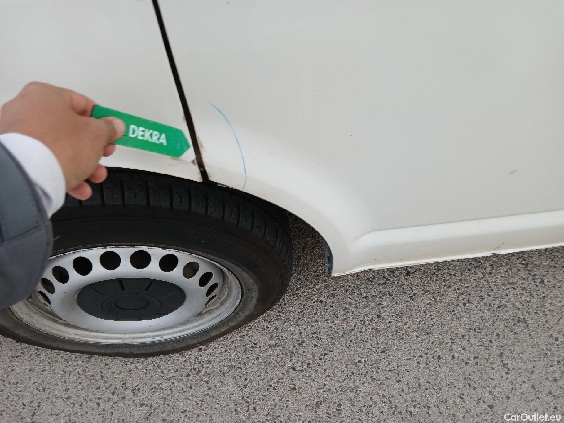  Volkswagen  Transporter VOLKSWAGEN  / 2015 / 4P / furgón Furgón Corto TN 2.0 TDI 110kW BMT 4Mot #37