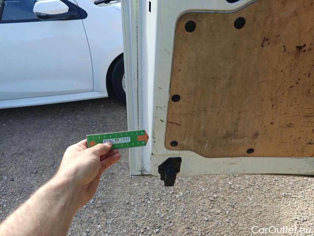  Toyota  Proace TOYOTA  / 2016 / 4P / furgón FU. MEDIO (L1) 2.0D 90kW COMFORT CARGA + #8