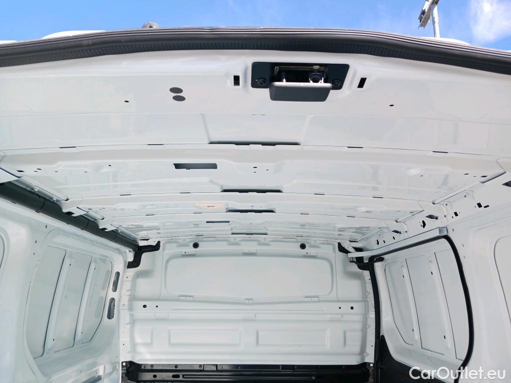 Renault  Trafic RENAULT  / 2021 / 4P / furgón Furgón L1H1 Blue dCi 96 Kw (130 CV) (AC) #16