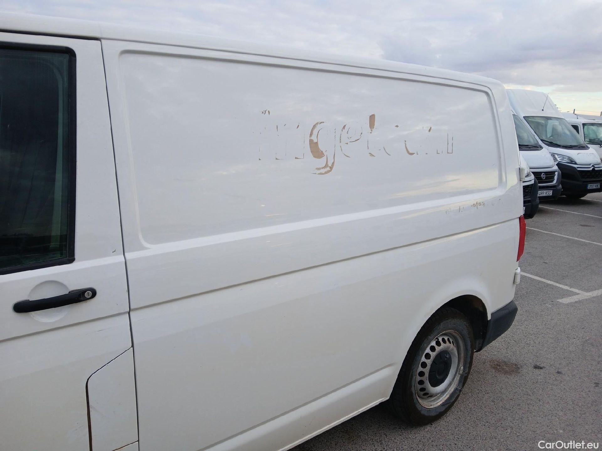  Volkswagen  Transporter VOLKSWAGEN  / 2015 / 4P / furgón Furgón Corto TN 2.0 TDI 110kW BMT 4Mot #43