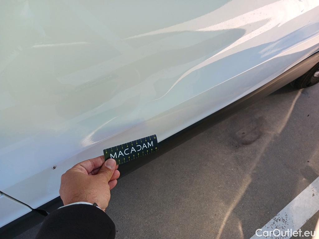 Renault  Trafic RENAULT  / 2021 / 4P / furgón Furgón L1H1 Blue dCi 96 Kw (130 CV) (AC) #25